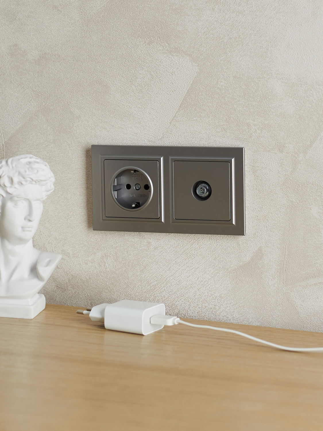 aHR0cHM6Ly9jZG4tMDEuaWVrLnJ1L21lZGlhL29yaWdpbmFsLzVkYzY4Y2NjYjMwMGU1NGYyMDIyMGFlZWU3NTNhNDk4MjhjNzQ0MDk2OGFkOWY3ZWU3NjViMTk3ZjFlY2NlNTYuanBn